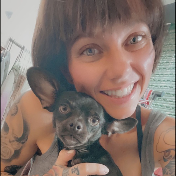 Meet your Posher, Christina - Picture 3 of 8